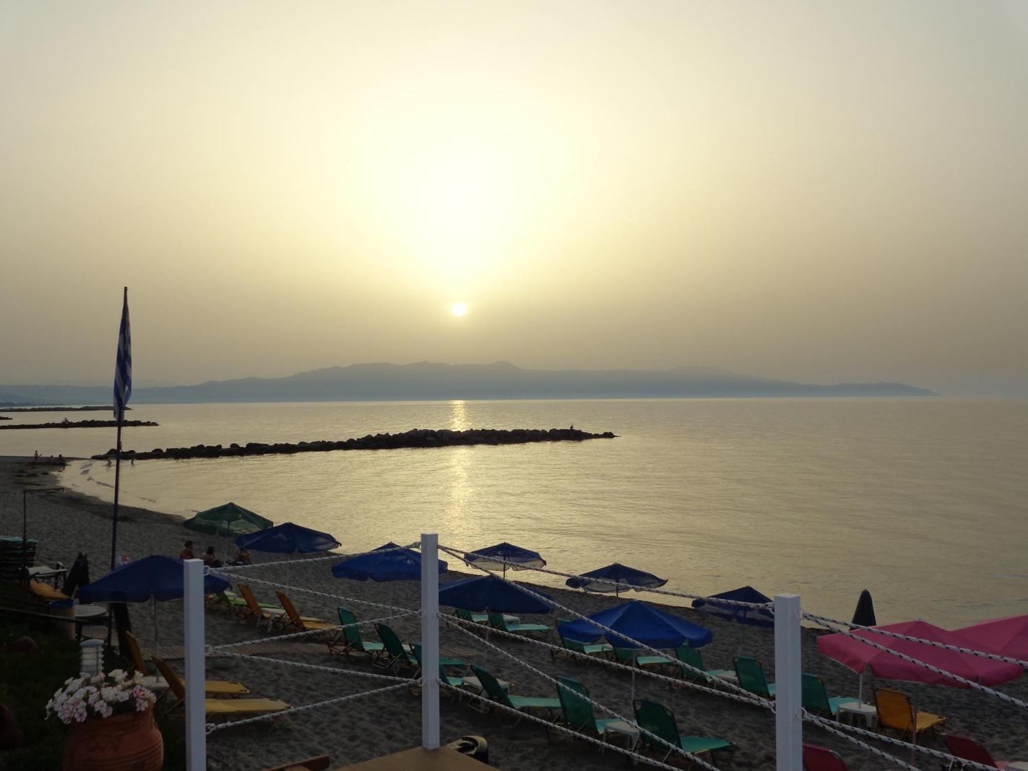 Litinakis Studios Sea View & Litinakis Studios Garden View 700 Meters Away Agia Marina 外观 照片