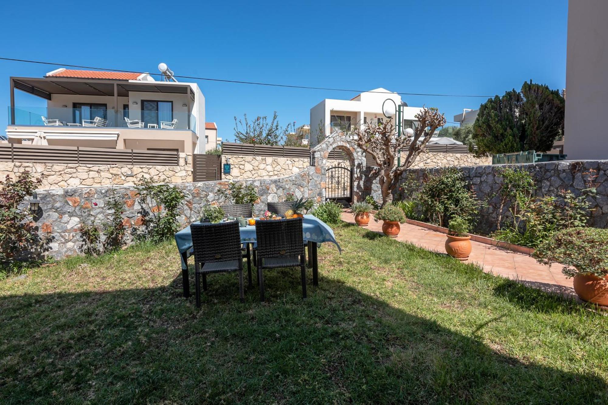 Litinakis Studios Sea View & Litinakis Studios Garden View 700 Meters Away Agia Marina 外观 照片