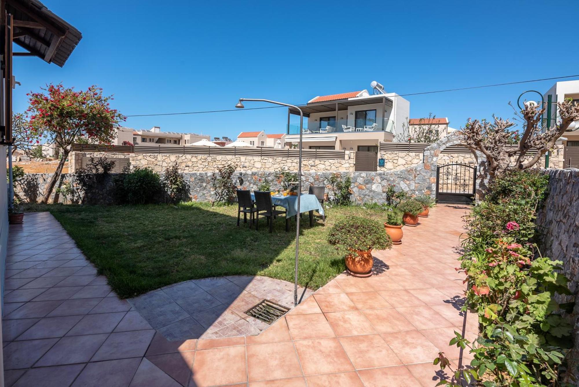 Litinakis Studios Sea View & Litinakis Studios Garden View 700 Meters Away Agia Marina 外观 照片